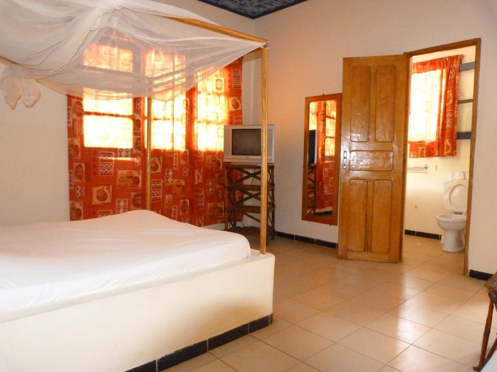 Hotel Mermoz Saint Louis Exterior foto